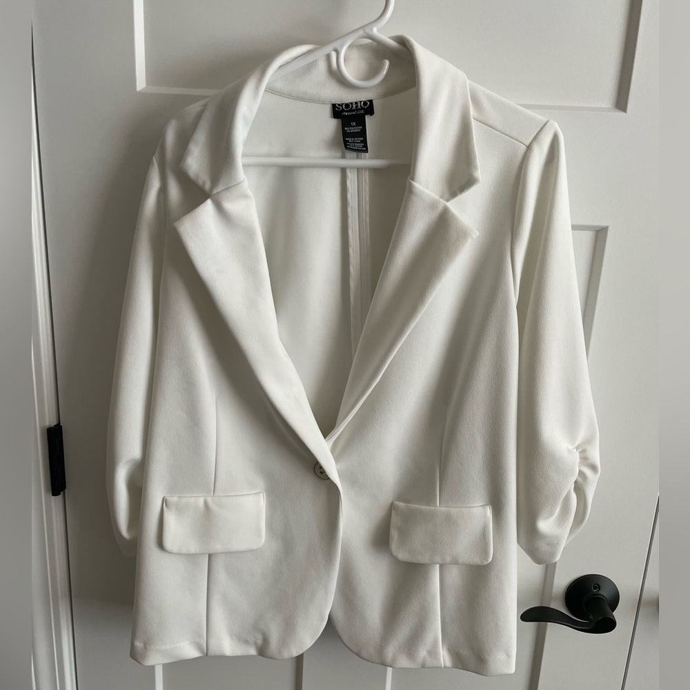 Plus 1x, (fits14-18 comfortably) stretch, 3/4 bunched sleeve, work, professional